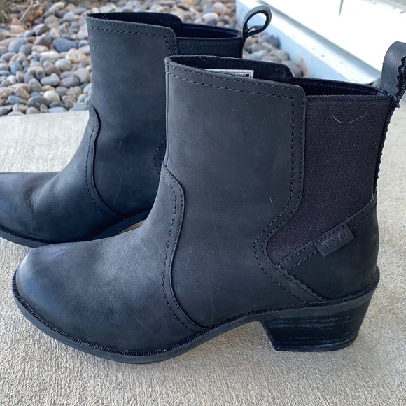 Teva black suede boot, 8.5 - Picture 2 of 6